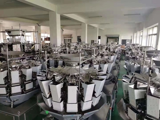 Automatic Cashew Nut Candy Chips 10  / 14 Heads Weigher For Snack Food