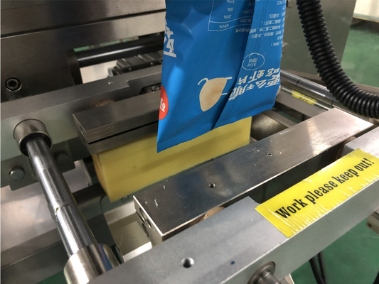 Automatic Vertical Bag Packing Machine Multihead For Grain Nut Puff Chip