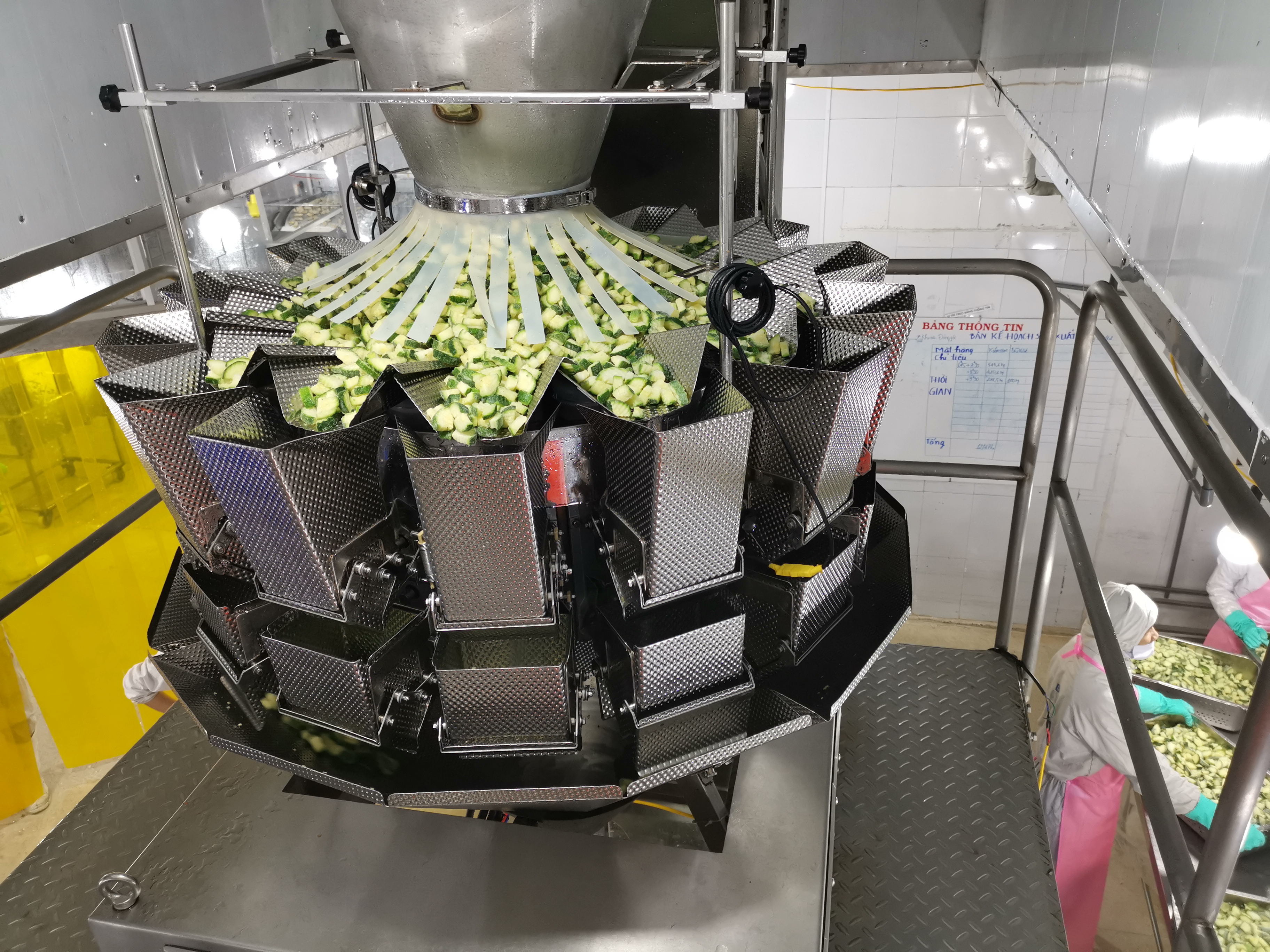 14 Heads Vegetable V620 Automatic Food Packing Machine