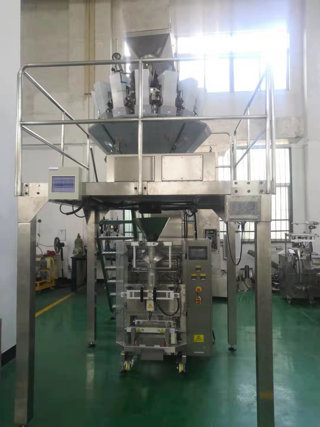 OEM Vertical Roll Film Making Snack Food Packaging Machine