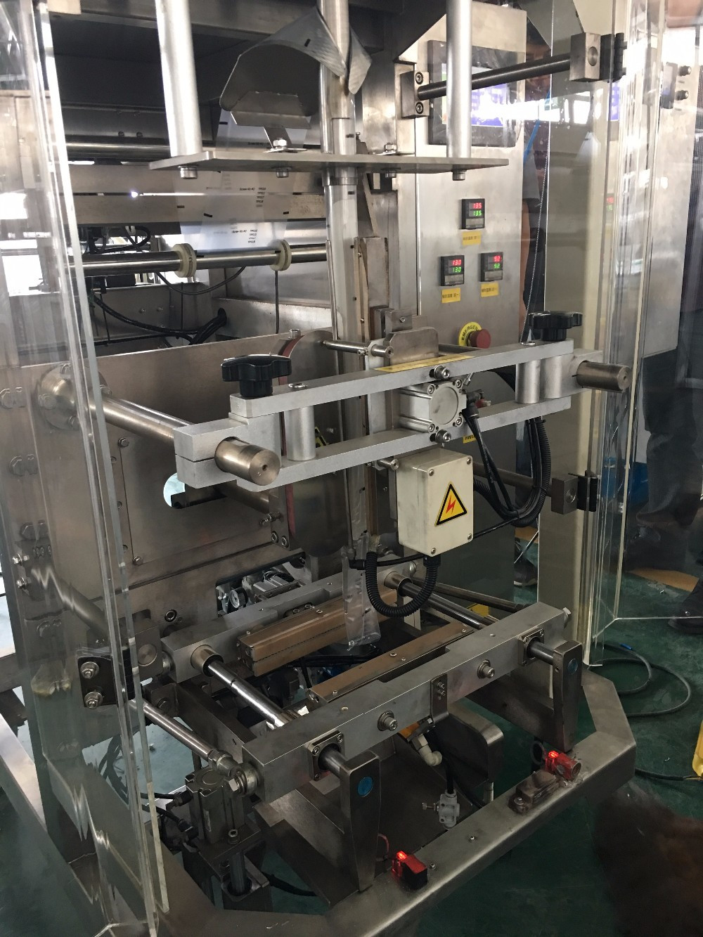 8.4ton/Day Vertical Packing Machine With Multihead Nuts Sugar Filling